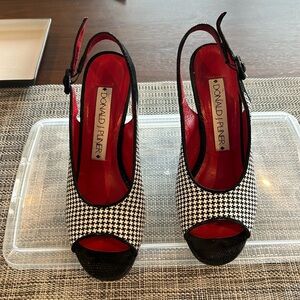 Donald Pliner woman’s sling back/open toe pumps size 6.